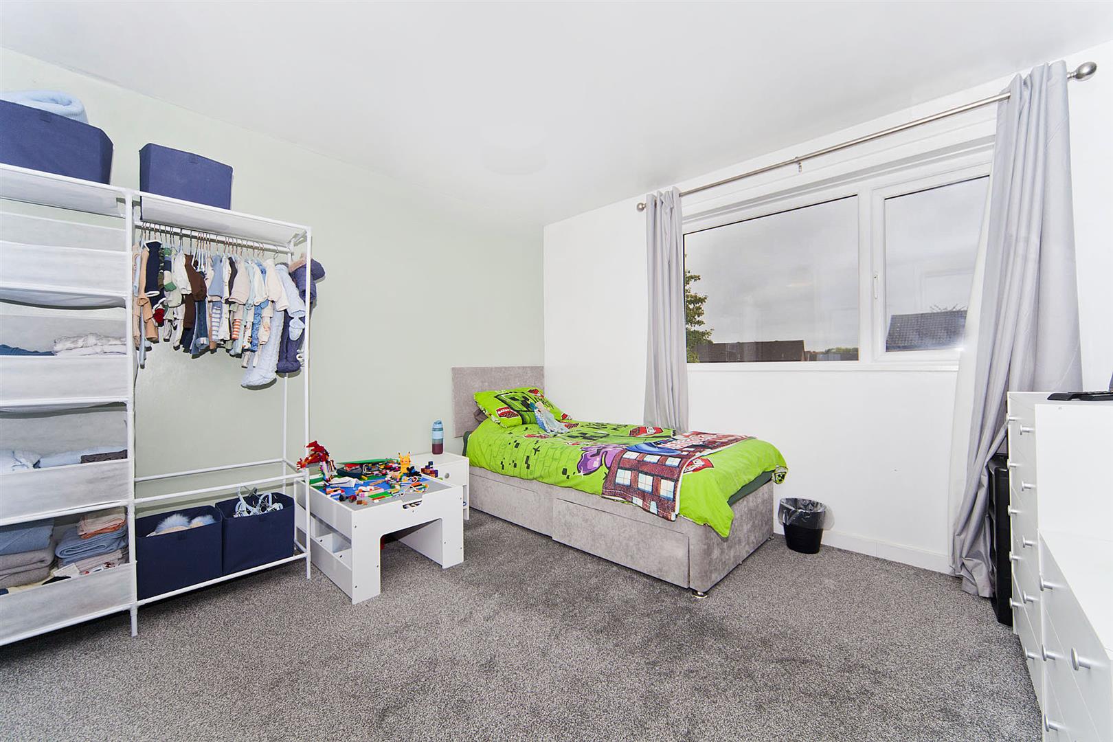 Bedroom 2a.jpg